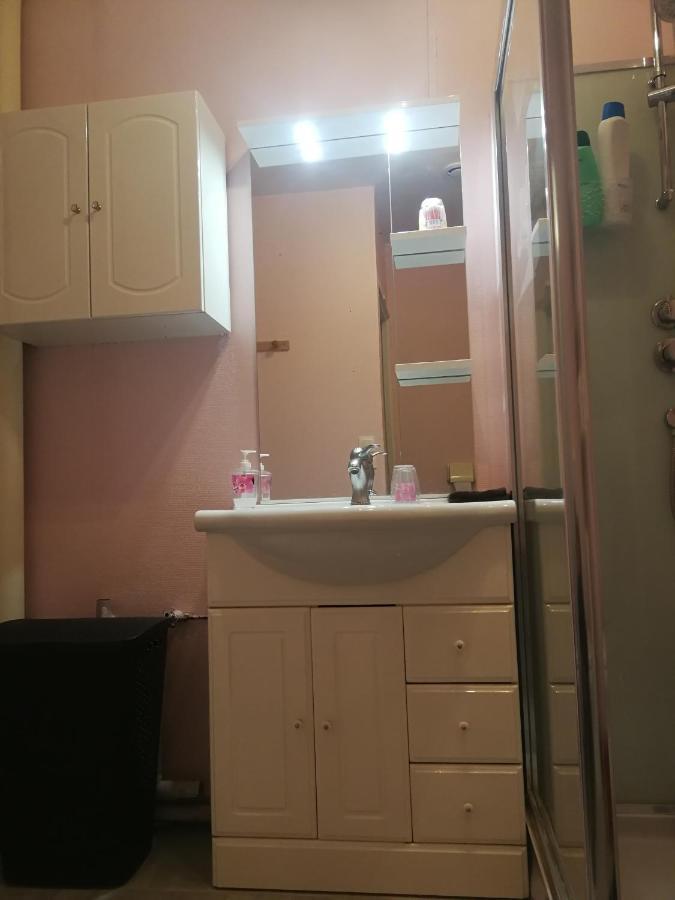 Joli Appartement Residentiel A Троа Екстериор снимка